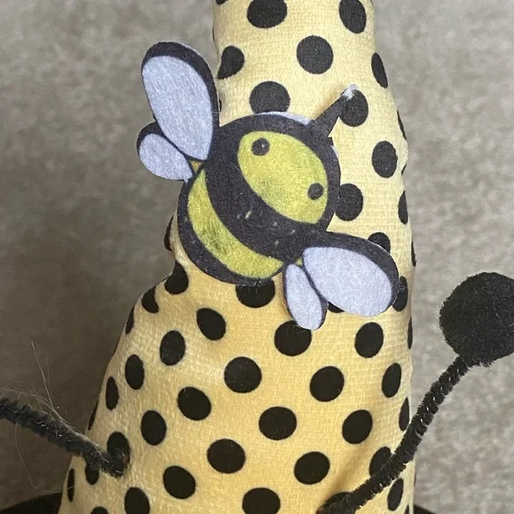 Bee Gnomes Figurines Plush 14" High Set of 2 Yellow with Antennae Wings Beard - Picture 6 of 9